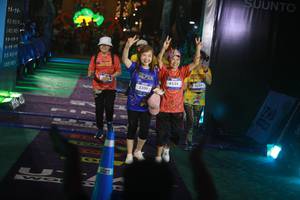 BIB: 3209, 4535, 3354
                            <button type="button" onclick="openModal(26275359)" class="btn btn-primary btn-sm float-right btn-popup" data-toggle="modal" data-target=".modal-high-quality">
                        <i class="fas fa-shopping-cart"></i> Add to Cart
                    </button>
                                            <button type="button" onclick="isThisMe(26275359, true)" class="btn btn-success btn-sm float-right btn-popup btn-isme hidden" data-toggle="tooltip" data-placement="bottom" title="นี่คือรูปของคุณใช่ไหม คลิกที่นี่เพื่อเอาเข้าอัลบั้ม">
                        <i class="fas fa-plus"></i> Add to album
                    </button>
                    <button type="button" onclick="isThisMe(26275359, false)" class="btn btn-warning btn-sm float-right btn-popup btn-isnotme hidden">
                        <i class="fas fa-ban"></i> Remove from album
                    </button>